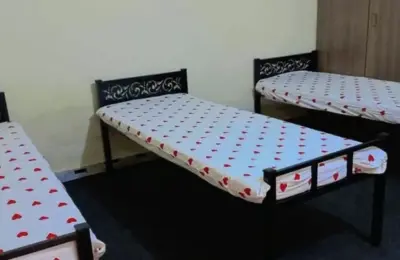 Get Inn Boys Hostel